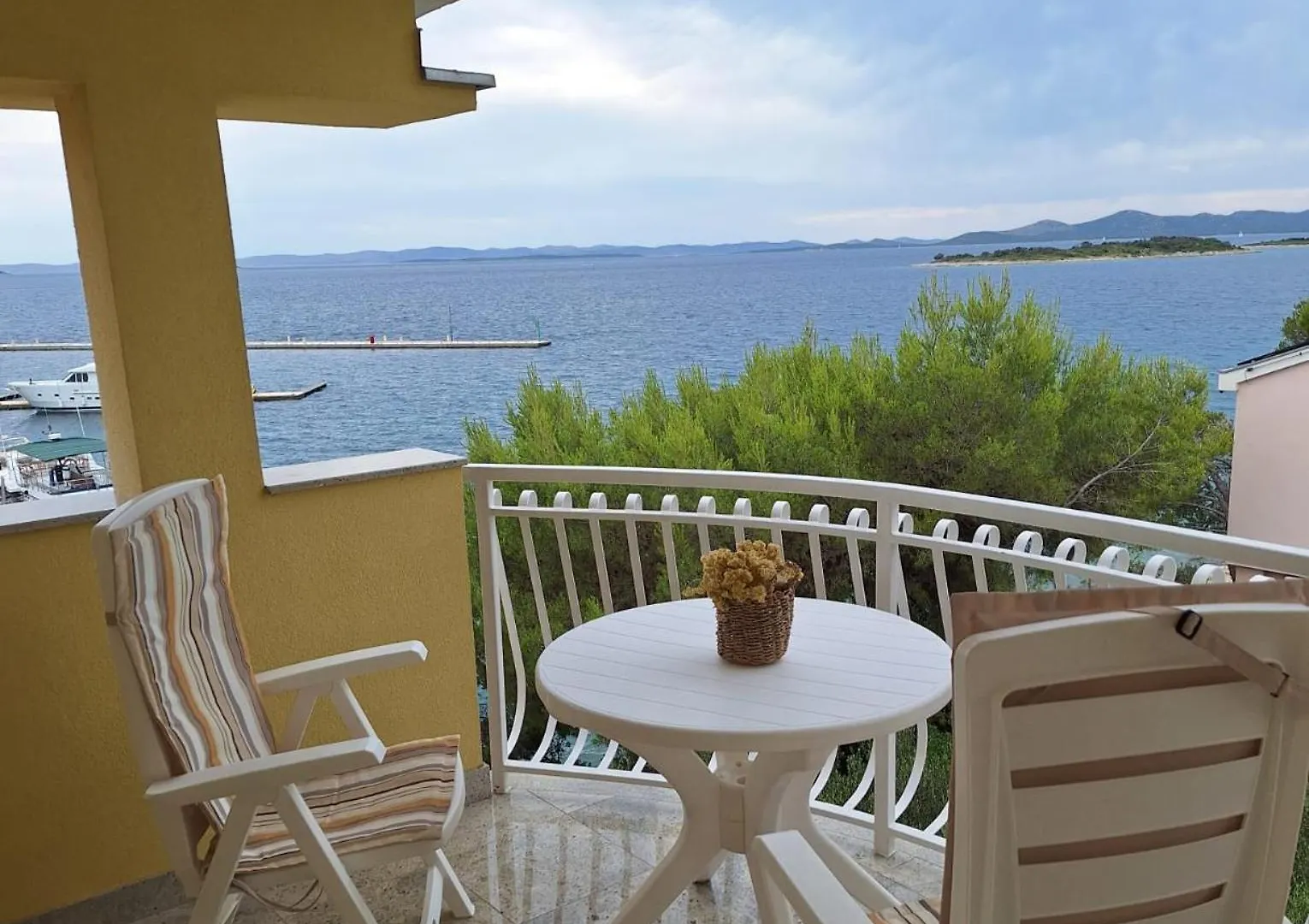 Best View Apartment Mustel In Drage - Adults Only